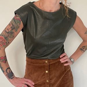 BCBG MAXAZRIA Olive/Hunter Green Genuine Leather Top XS Zipper and Side Detail